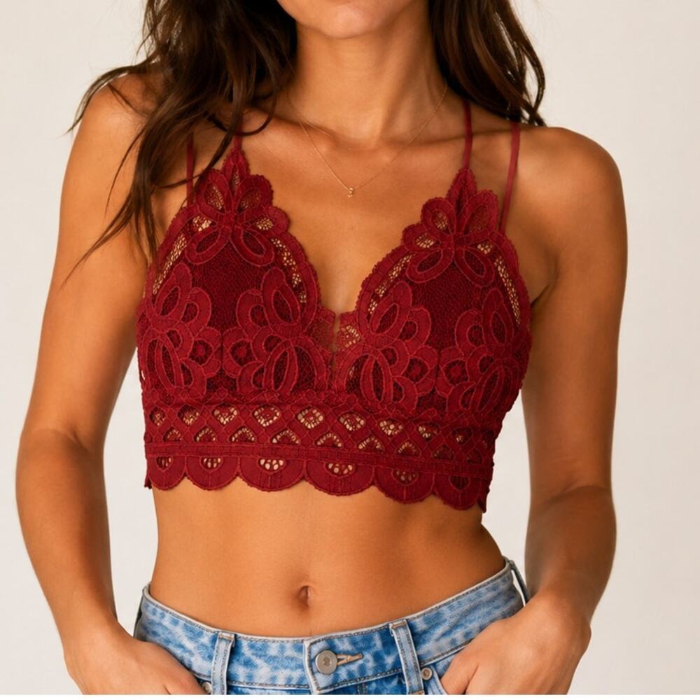 Zenana Outfitters Burgundy Scalloped Lace Bralette